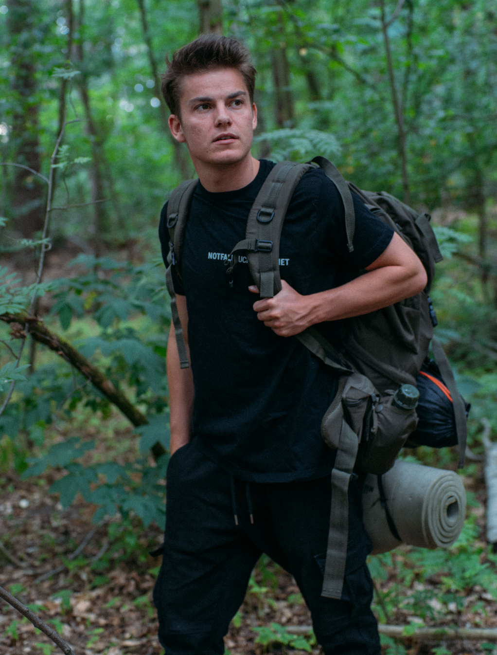 Notfallrucksack Premium - Komplette Überlebensausrüstung mit Solarradio